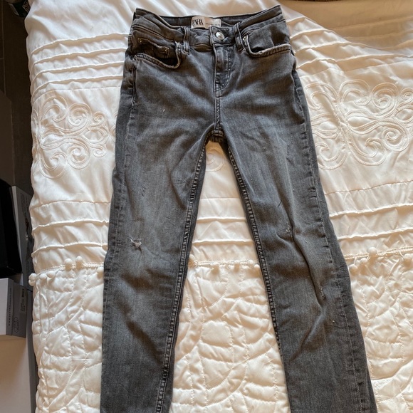 Jeans - Picture 1 of 2